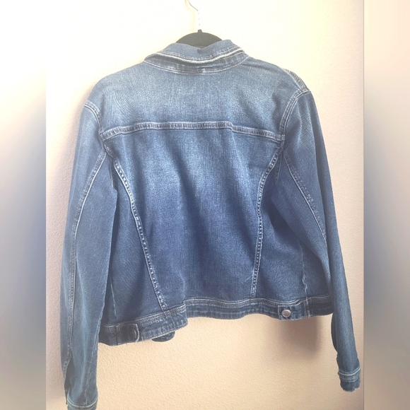 Jean Jacket - Picture 2 of 6